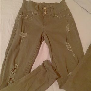 Olive green size 3 distressed YMI cropped skinny